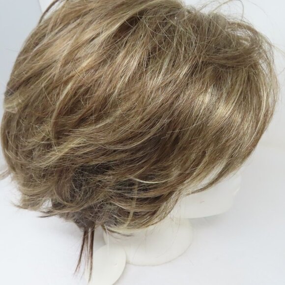 NWT Amber Brown with Blonde highlights Synthetic Bob WMN7216 Wig Basic Cap - Picture 7 of 9